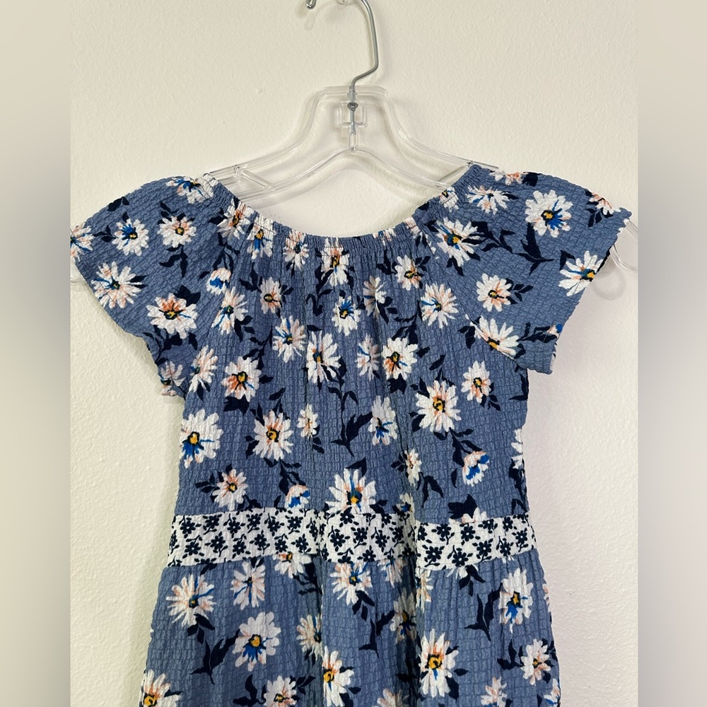 Girls Tahari Sz 8 Blue Floral Summer Dress in gauze like fabric. Elastic bodice - Picture 2 of 4